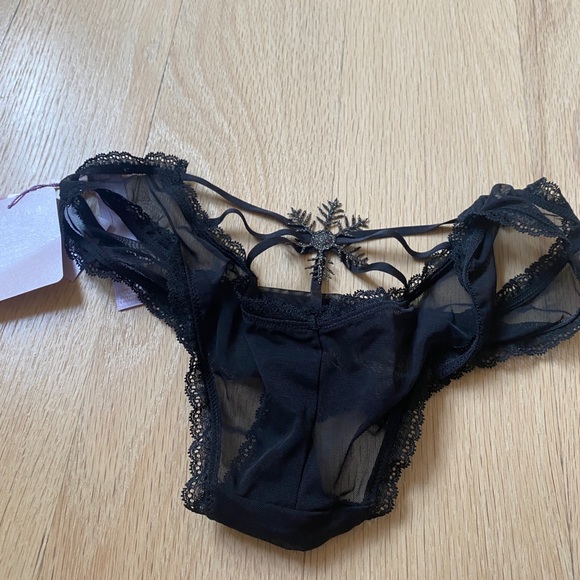 Fenty new with tags snowflake underwear - Picture 4 of 4